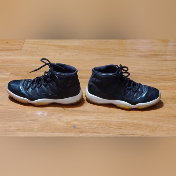 Air Jordan 11 Retro High 72-10 Size 10.5us Used, No Box - Picture 4 of 8